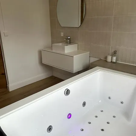 Casa Oia, With Bath Apartment Fontaine-le-Comte